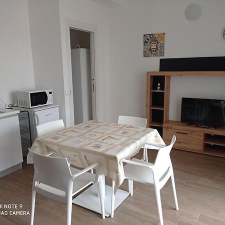 Tra Le Nuvole Apartment Фавиняна Екстериор снимка