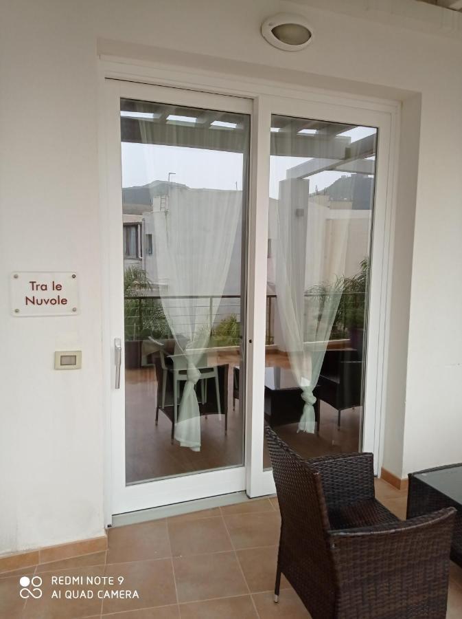 Tra Le Nuvole Apartment Фавиняна Екстериор снимка