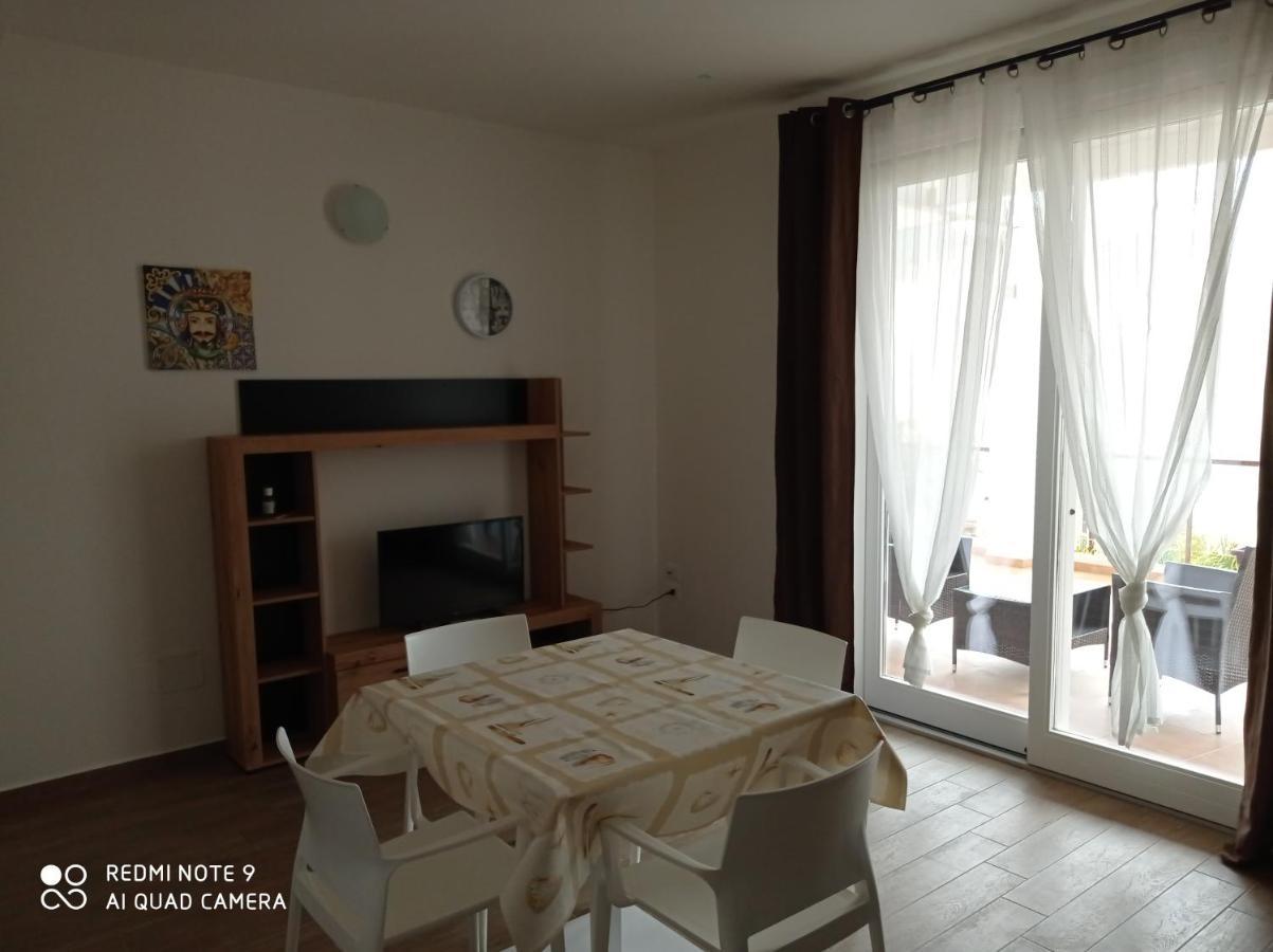Tra Le Nuvole Apartment Фавиняна Екстериор снимка