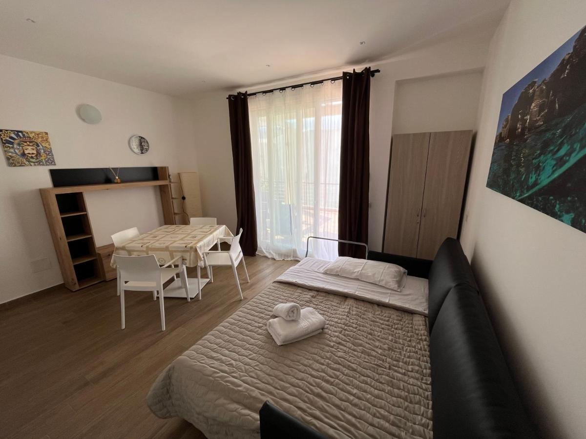 Tra Le Nuvole Apartment Фавиняна Екстериор снимка