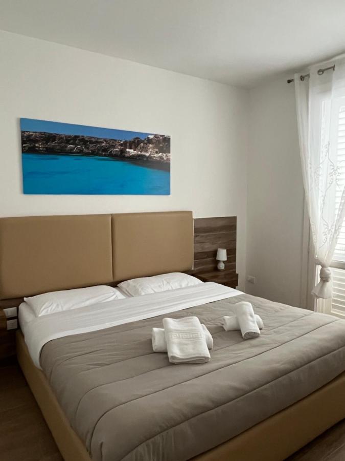Tra Le Nuvole Apartment Фавиняна Екстериор снимка
